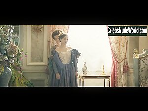 Lea Seydoux Costume, Hairy Pussy in Les adieux a la reine (2012) 14