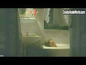 Leelee Sobieski Bathtub , Wet in In a Dark Place (2006) 5