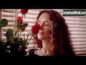 Madeleine Stowe Gets Undressed , Kissing in Blink (1993) 2
