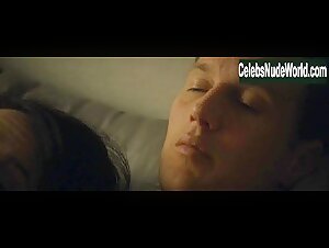 Lena Headey Brunette , Couple scene in Zipper (2015) 16