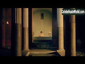 Lucy Lawless Bathtub, boobs in Spartacus: Gods of the Arena (series) (2011) 2