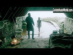 Lucy Martin Costume , Butt in Vikings (series) (2013) 10