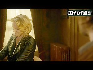 Madeline Brewer Blonde , Kissing in Hemlock Grove (series) (2013) 2