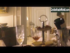 Maggie Gyllenhaal Explicit , Flasing boobs in Deuce (series) (2017) 1