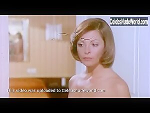 Maria Luisa San Jose in La mujer es cosa de hombres (1976) 20