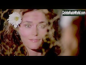 Margot Kidder in Amityville Horror (1979) 1