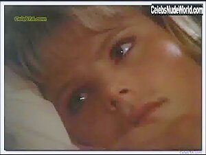 Mariel Hemsingway Blonde , boobs scene in Star 80 (1983) 19