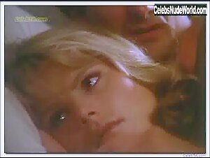 Mariel Hemsingway Blonde , boobs scene in Star 80 (1983) 9
