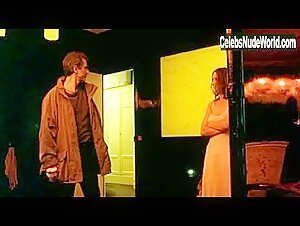 Marion Cotillard in Une affaire privee (2002) 11