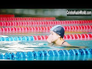 Mariya Pirogova Pool , Bikini in Temnyy mir: Ravnovesie (2013) 3