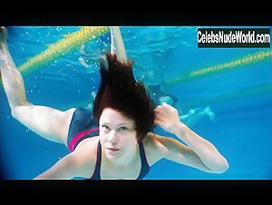 Mariya Pirogova Pool , Bikini in Temnyy mir: Ravnovesie (2013)