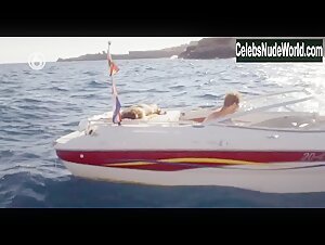 Marly van der Velden Beach , Hot in Verliefd op Ibiza (series) (2013) 4
