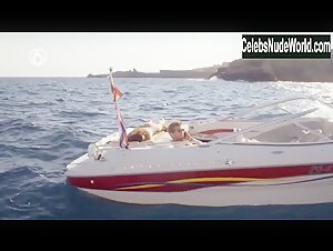 Marly van der Velden Beach , Hot in Verliefd op Ibiza (series) (2013) 5