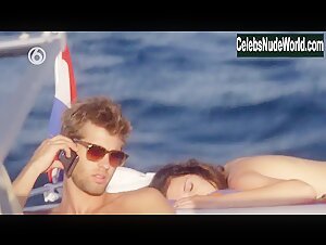 Marly van der Velden Beach , Hot in Verliefd op Ibiza (series) (2013) 6