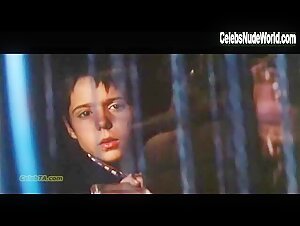 Mathilda May in La teta y la luna (1994) scene 4 3