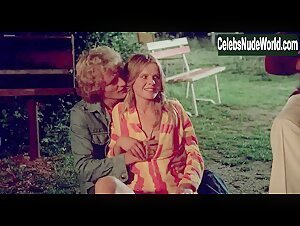 Monica Zanchi Kissing , Vintage in Autostop rosso sangue (1977) 1