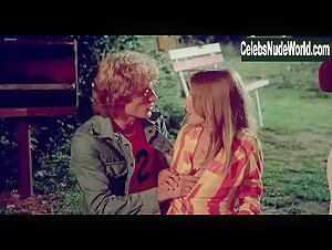 Monica Zanchi Kissing , Vintage in Autostop rosso sangue (1977) 6