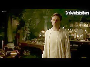 Mia Goth in A Cure for Wellness (2016) 15