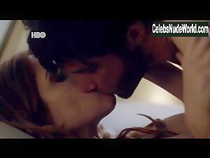 Michelle Batista Kissing , Hot in O Negocio (series) (2013) 7