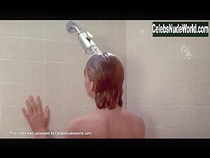 Michelle Pfeiffer Shower , Explicit in Into the Night (1985) 10