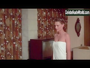 Michelle Pfeiffer Shower , Explicit in Into the Night (1985) 15