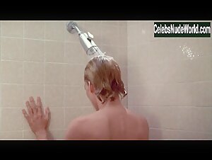 Michelle Pfeiffer Shower , Explicit in Into the Night (1985) 9