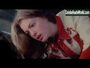 Anne Hathaway in Brokeback Mountain (2005) 10
