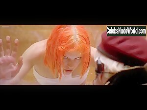 Milla Jovovich in Fifth Element (1997) 7
