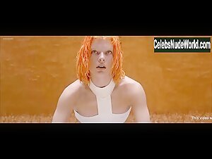 Milla Jovovich in Fifth Element (1997) 9