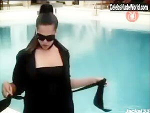 Mirella Vieira Hogh Heel , Sexy Dress in Hot Tour Playboy TV (2007) 5