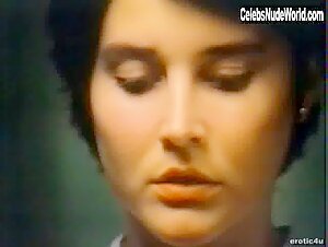 Missy O'Shea boobs , Mirror in New York Nights (1984) 15