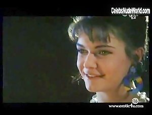 Myriam Nedellec Hot , Brunette in La revanche d'Emmanuelle (1993) 4