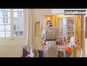 Nastassja Kinski in Maladie d'amour (1987) 14