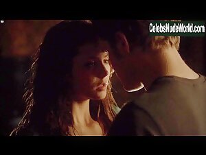 Nina Dobrev Kissing , Couple in Vampire Diaries (series) (2009) 16