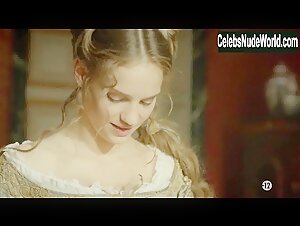 Noemie Schmidt Costume , Blonde in Versailles (series) (2015) 5
