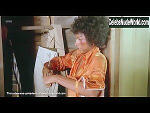 Pam Grier Ebony , Kissing scene in Foxy Brown (1974) 20
