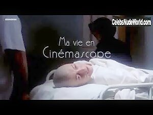 Pascale Bussieres in Ma vie en cinemascope (2004) 1