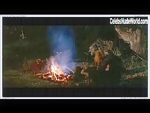 Rae Dawn Chong Campfire , Vintage in La guerre du feu (1981) 19