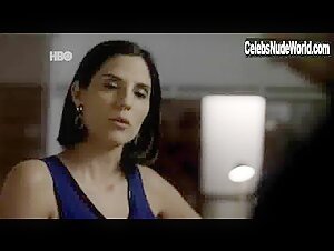 Rafaela Mandelli Brunette , Kissing in O Negocio (series) (2013) 1