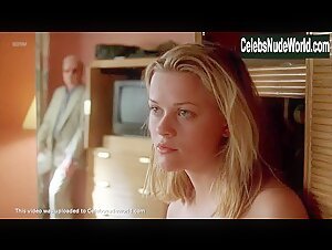 Reese Witherspoon Outdoor , Beach in Twilight (1998) 20