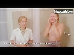Rena Niehaus Shower , Cleavage in Oedipus orca (1977) 5