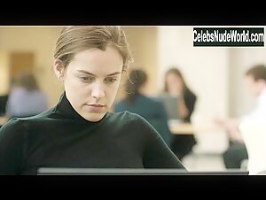 Riley Keough Flasing , Butt in Girlfriend Experience (series) (2016) 11