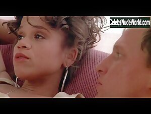 Rosie Perez Kissing , Brunette in White Men Can't Jump (1992) 17
