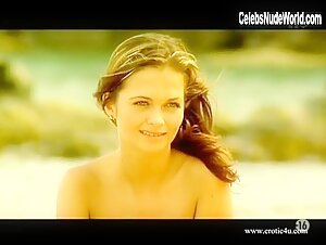 Salawa Beach , boobs in Les tropiques de l'amour (series) (2003) 4