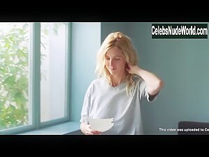 Sandrine Kiberlain in La belle et la belle (2018) 15