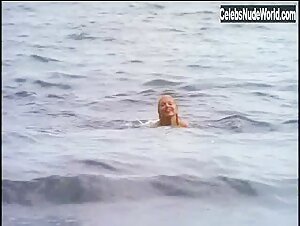 Sheryl Lee Outdoor , Beach scene in Kiss the Sky (1999) 17
