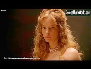 Sienna Guillory in Helen of Troy (2003) 10