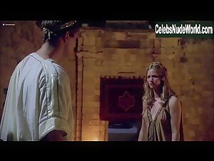 Sienna Guillory in Helen of Troy (2003) 15