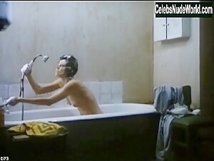 Sigourney Weaver Bathtub , Wet in Half Moon Street (1986) 8