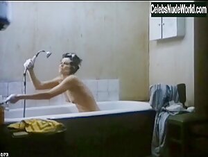 Sigourney Weaver Bathtub , Wet in Half Moon Street (1986) 9